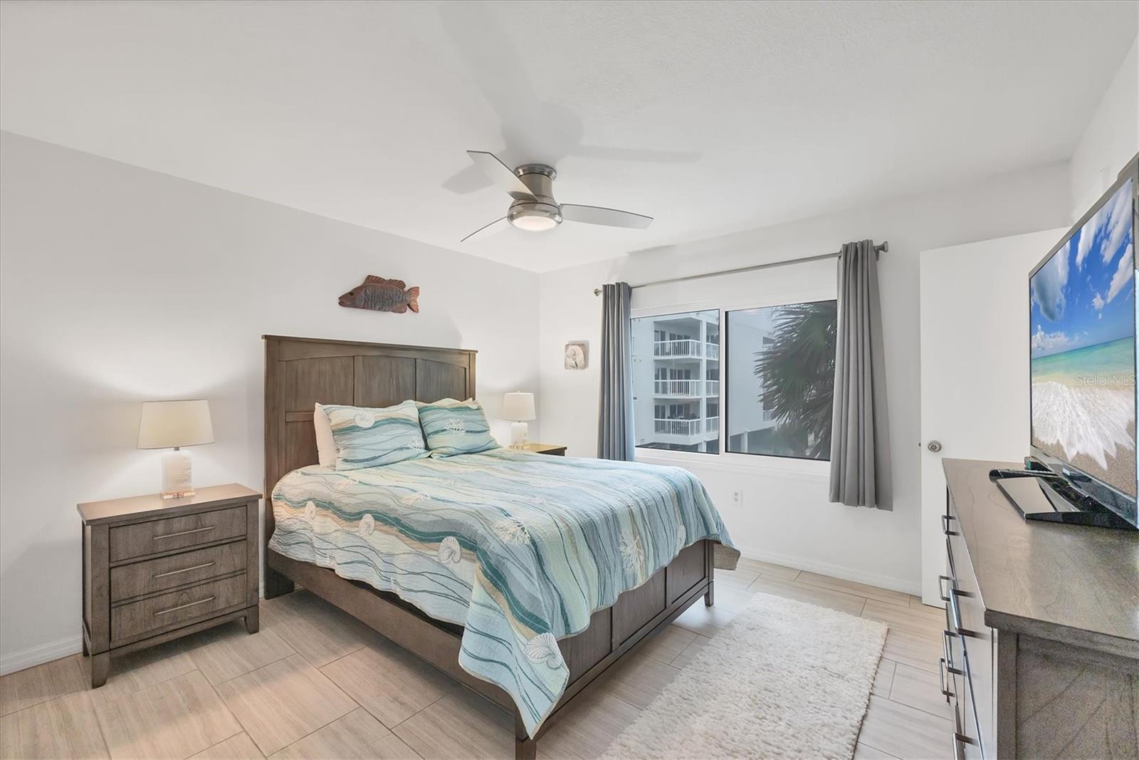 Image 23 of 50 For 2350 Beach Road 1b