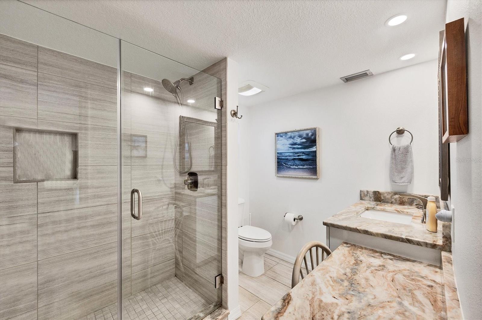 Image 25 of 50 For 2350 Beach Road 1b