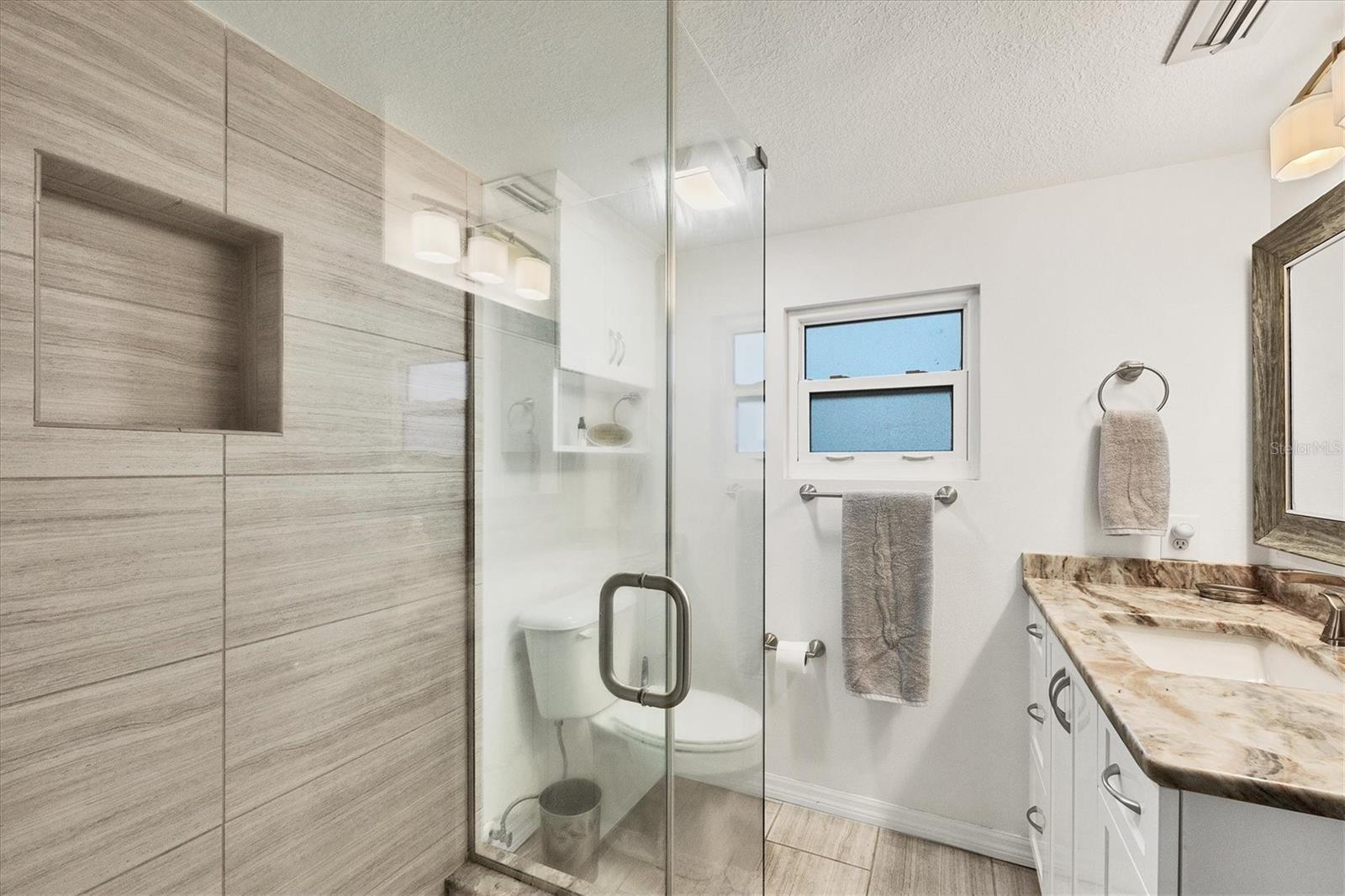 Image 27 of 50 For 2350 Beach Road 1b