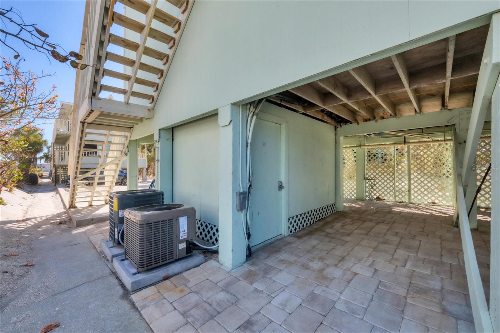 Image 33 of 50 For 2350 Beach Road 1b