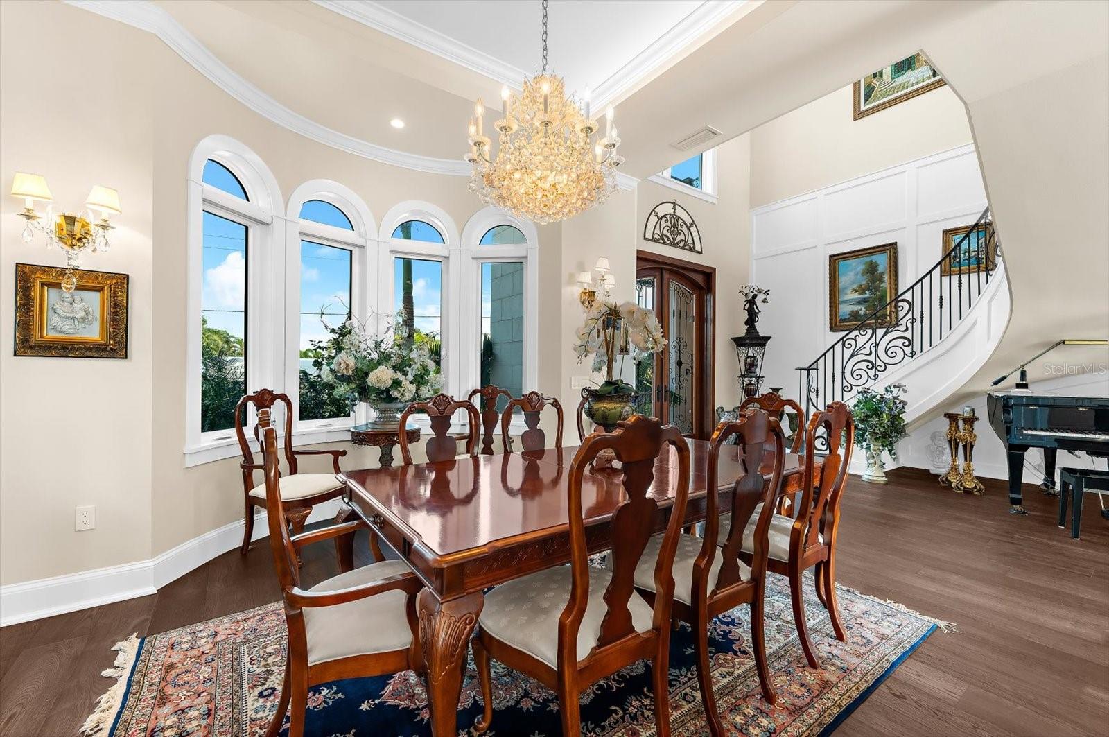 Image 11 of 94 For 511 Bayview Drive