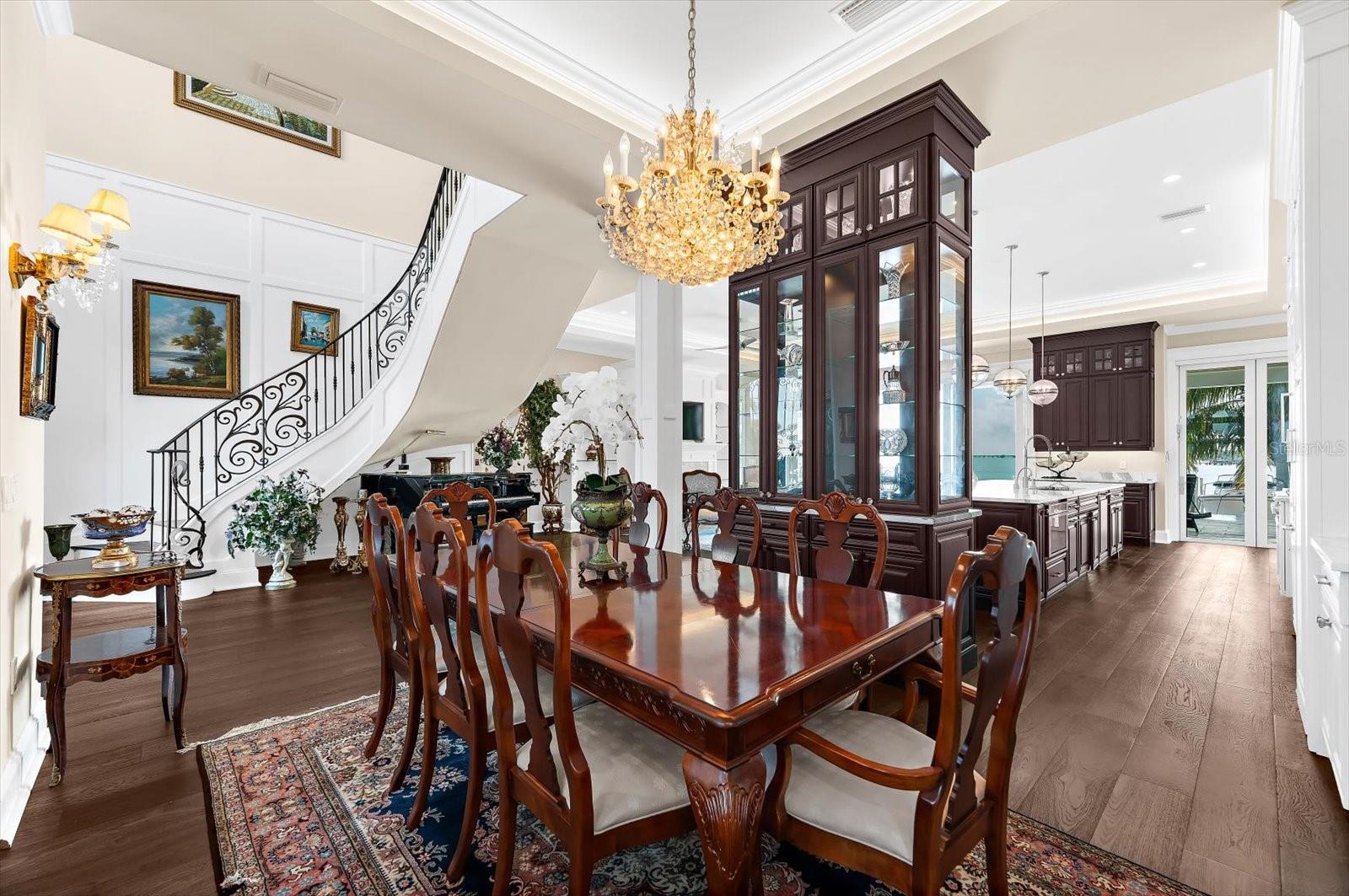 Image 12 of 94 For 511 Bayview Drive