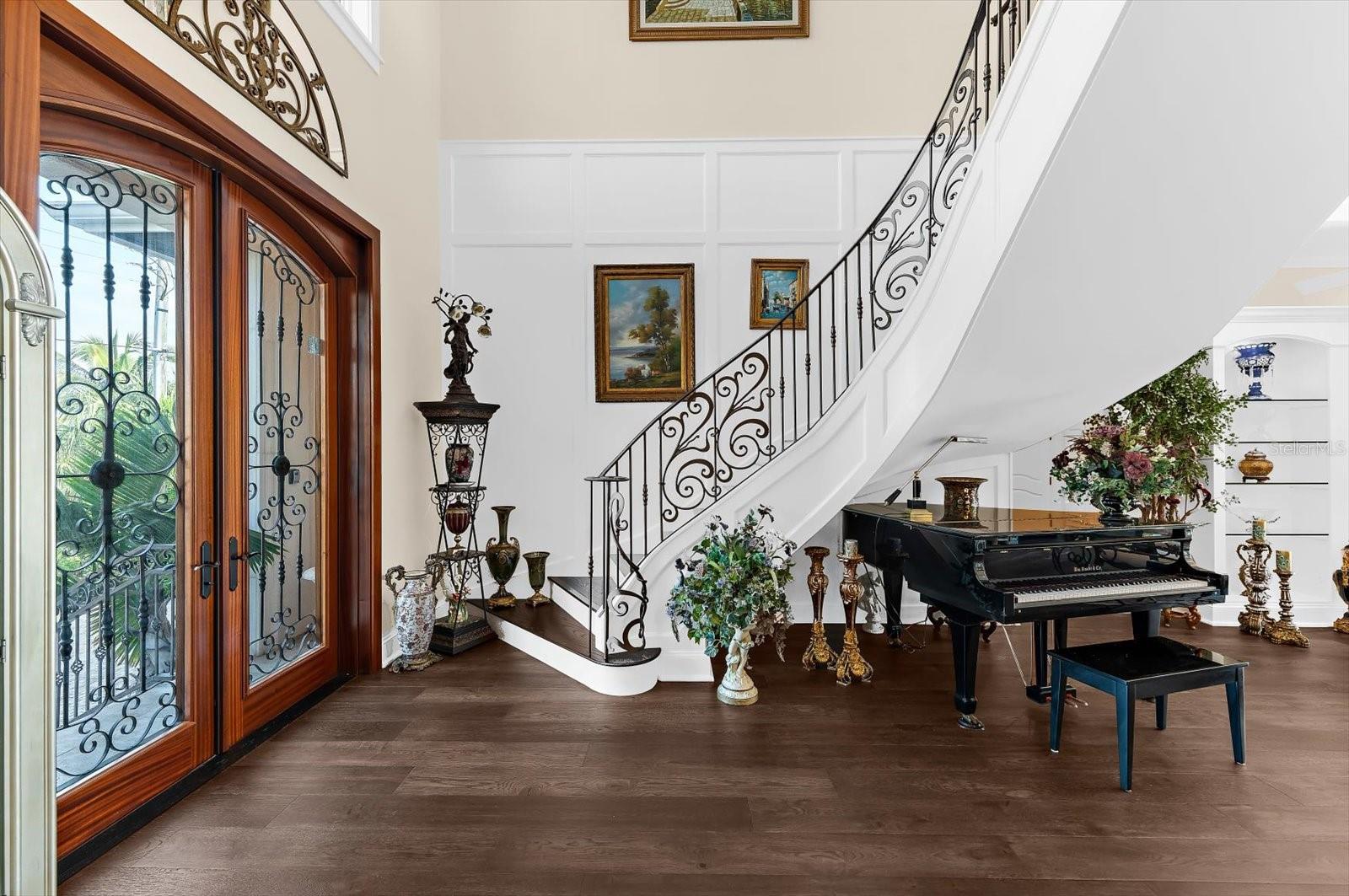 Image 15 of 94 For 511 Bayview Drive