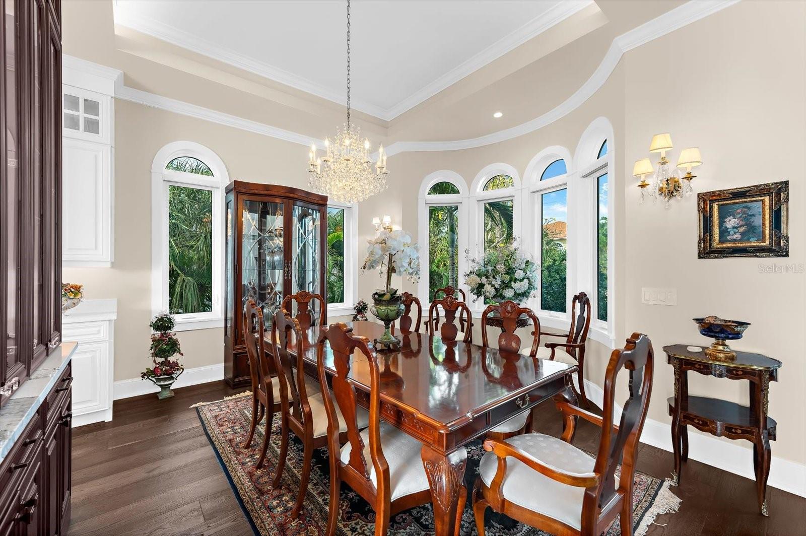 Image 16 of 94 For 511 Bayview Drive