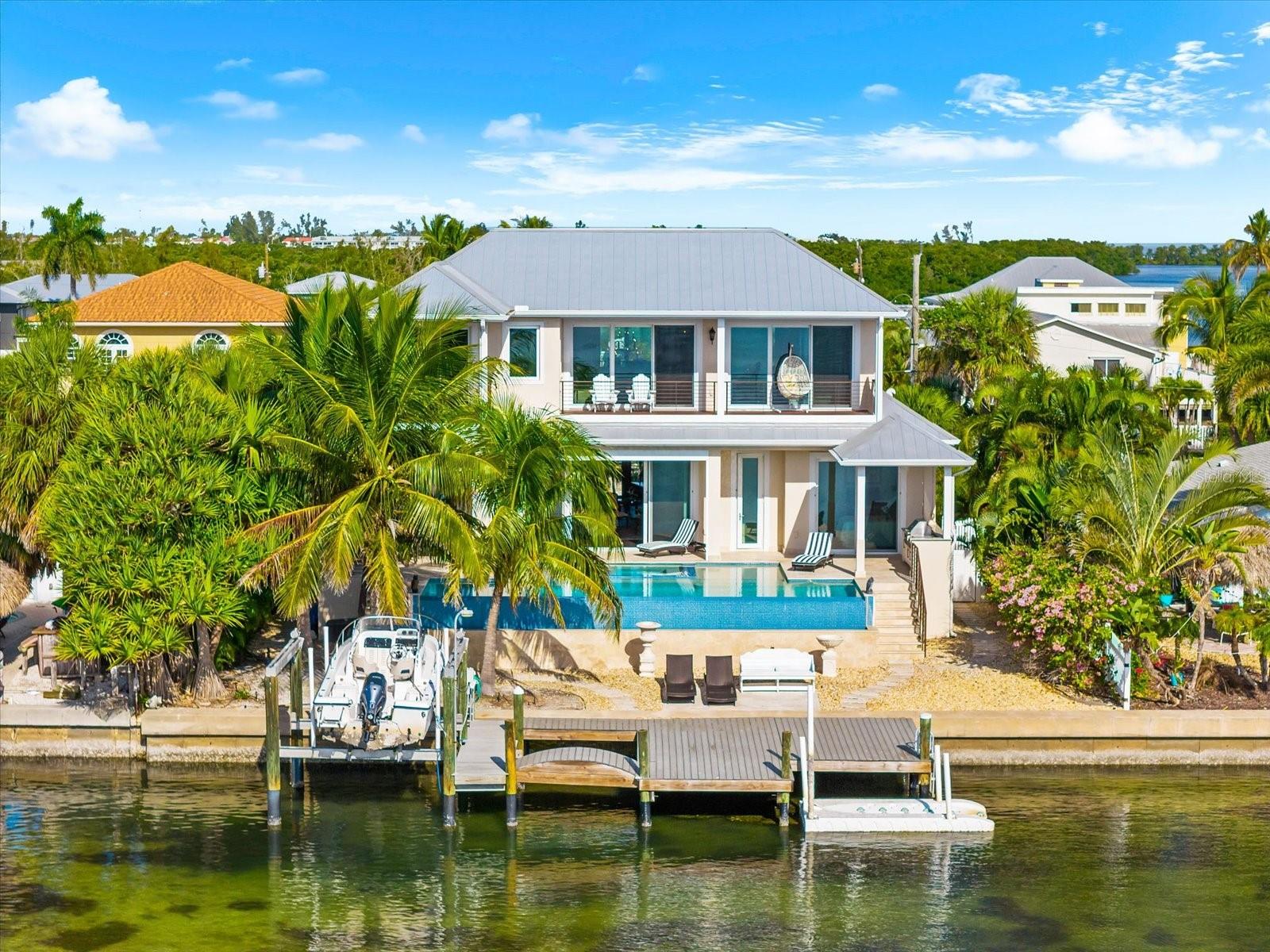 Image 2 of 94 For 511 Bayview Drive