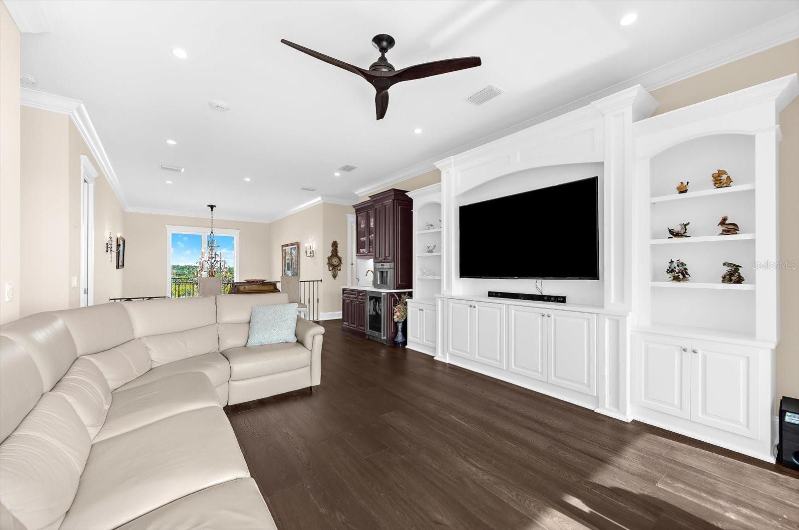 Image 45 of 94 For 511 Bayview Drive