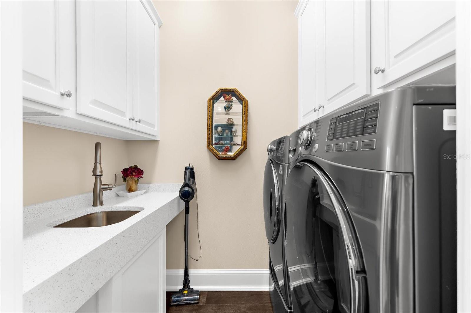 Image 47 of 94 For 511 Bayview Drive