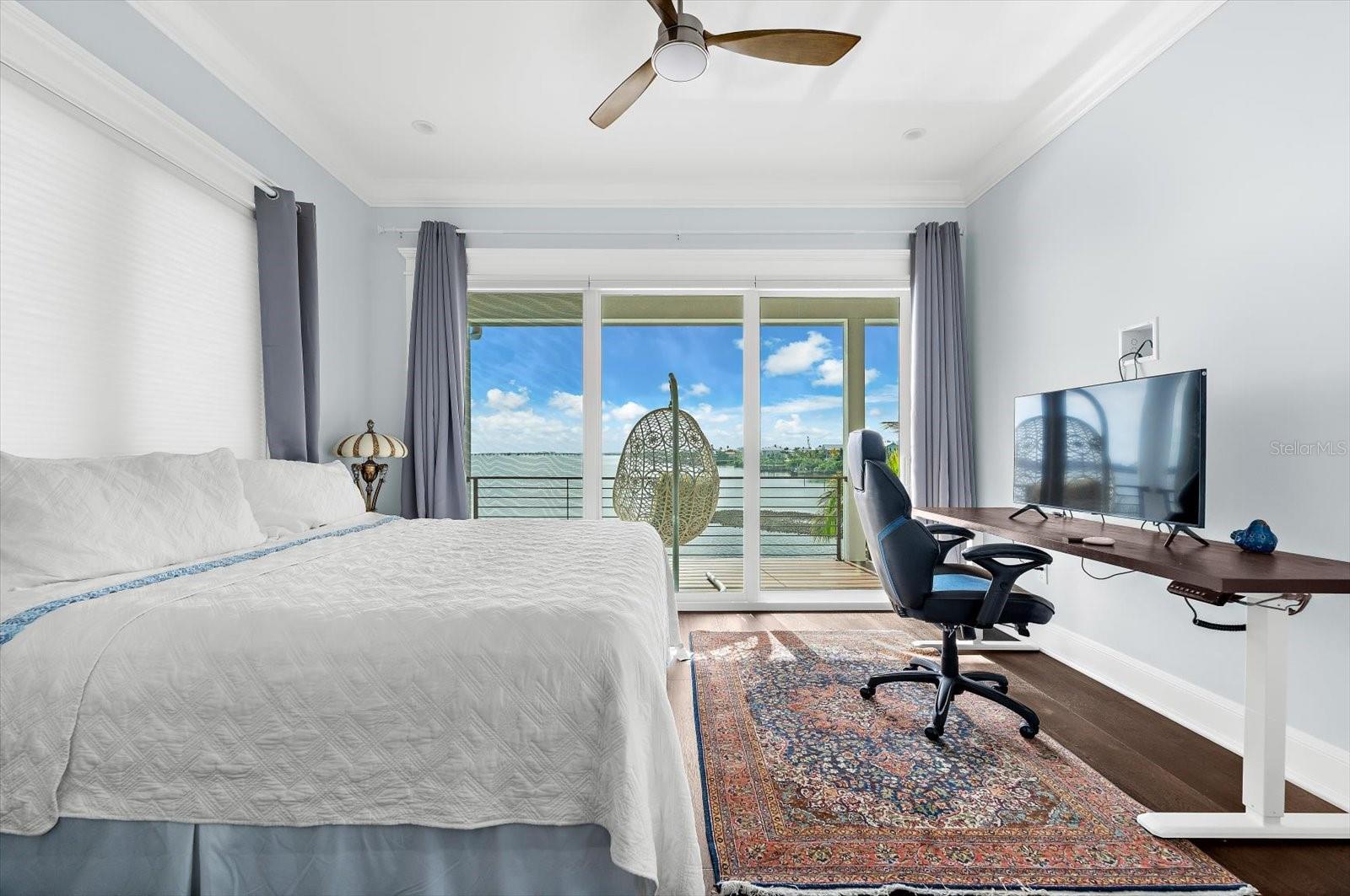 Image 52 of 94 For 511 Bayview Drive