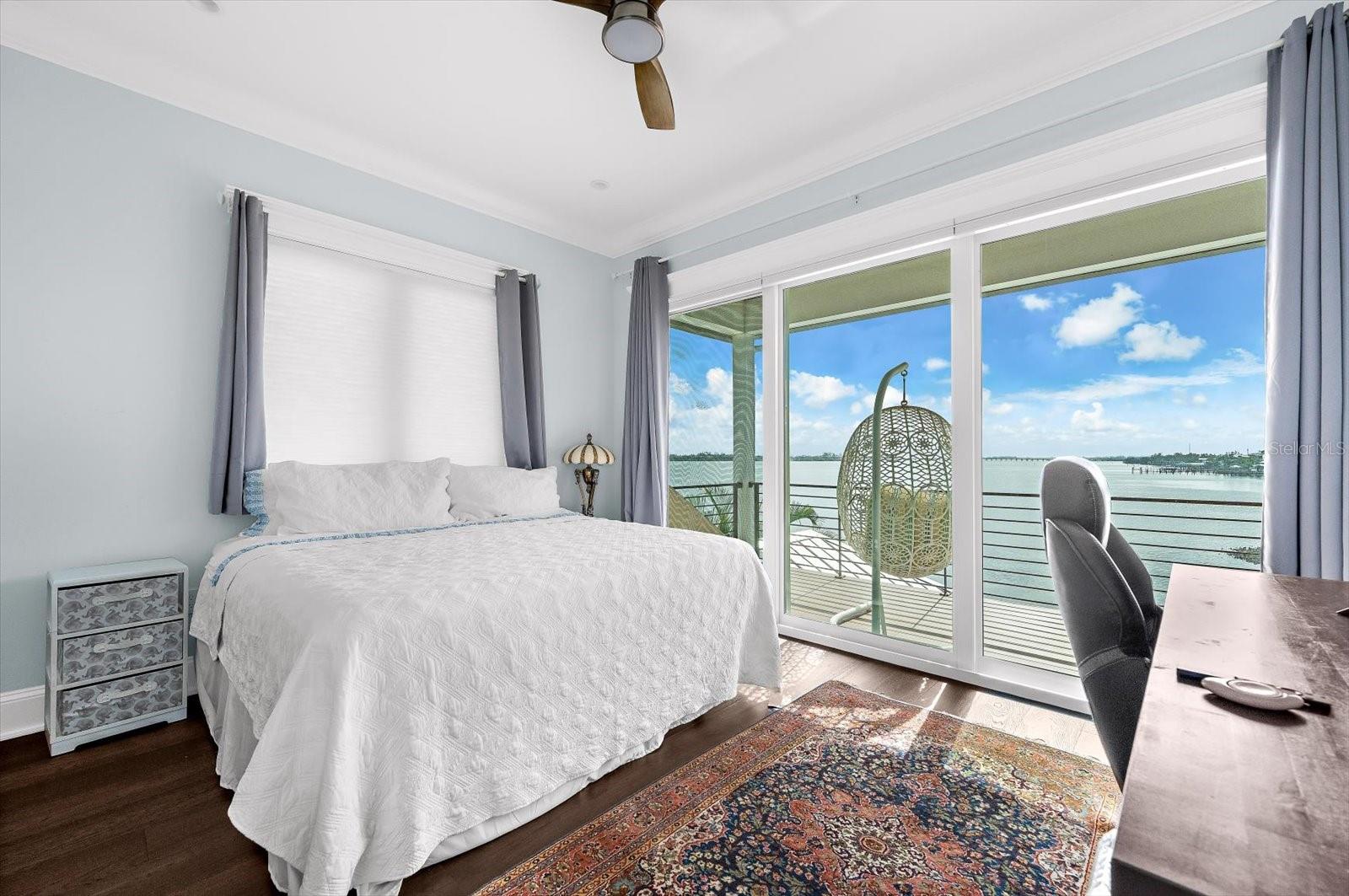 Image 53 of 94 For 511 Bayview Drive