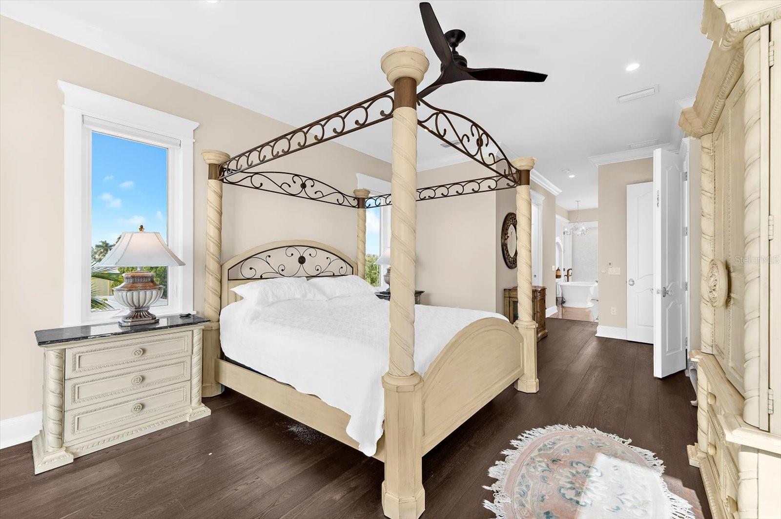 Image 59 of 94 For 511 Bayview Drive