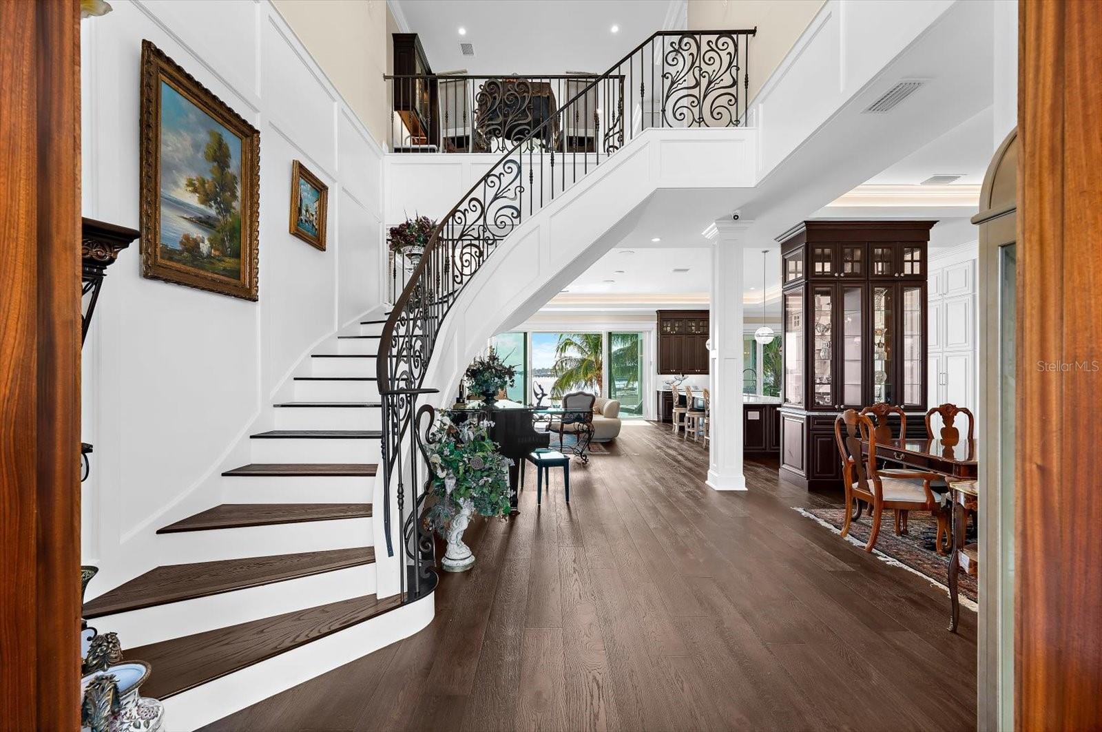 Image 8 of 94 For 511 Bayview Drive