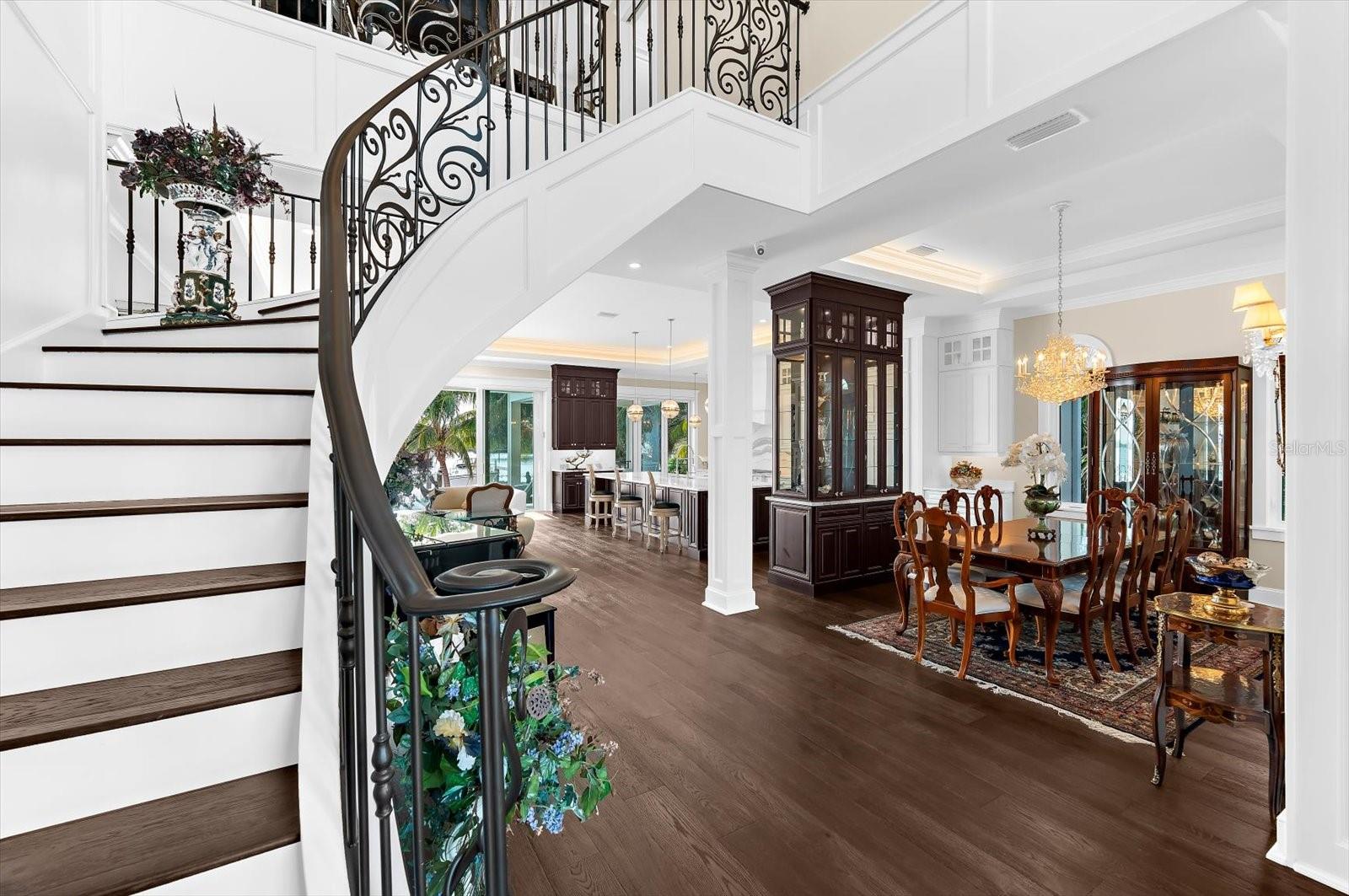 Image 9 of 94 For 511 Bayview Drive