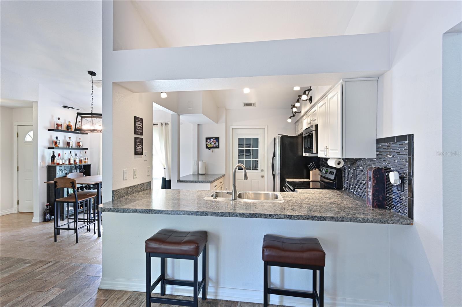 Image 10 of 18 For 5509 18th Avenue E