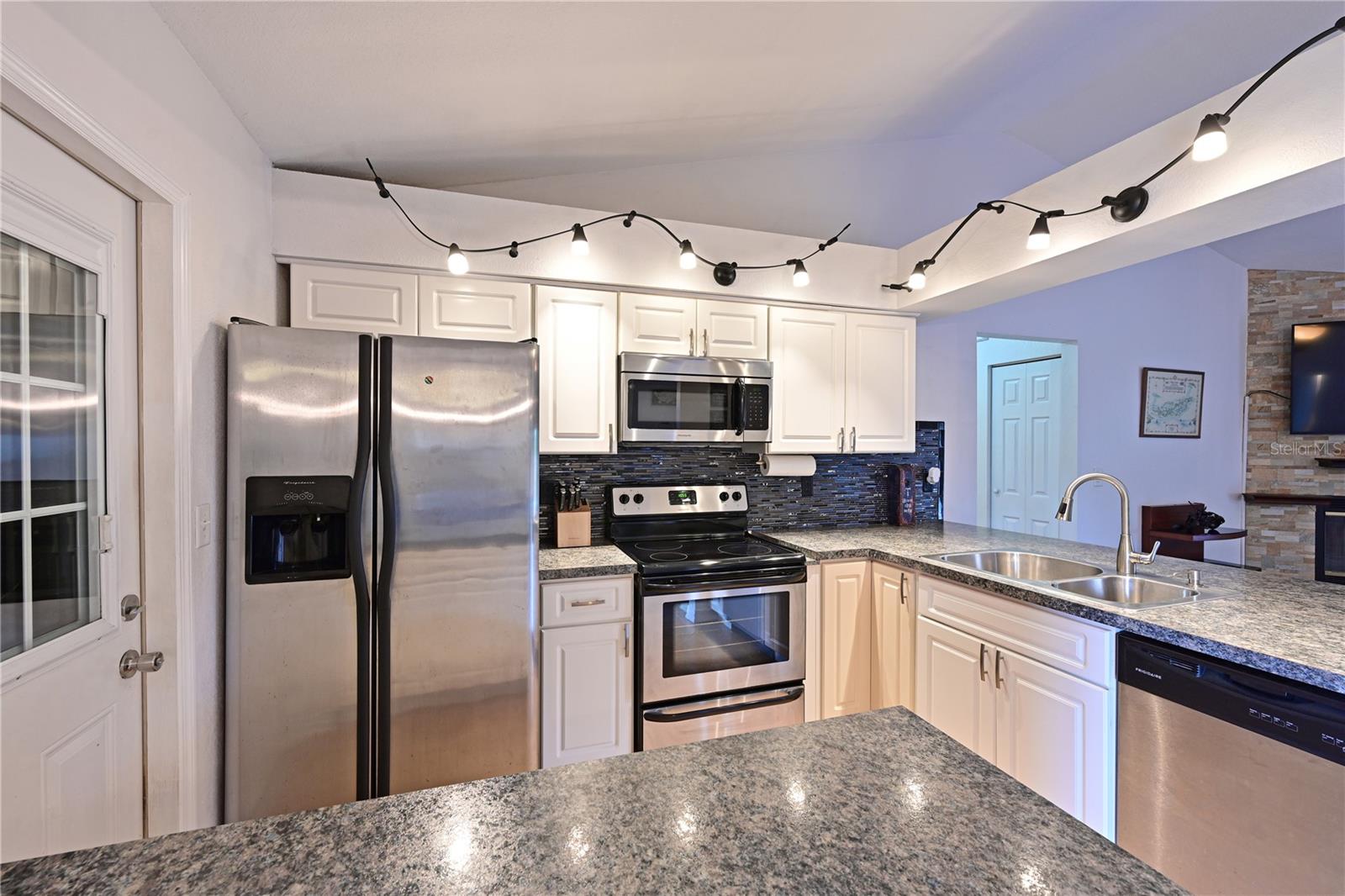 Image 11 of 18 For 5509 18th Avenue E