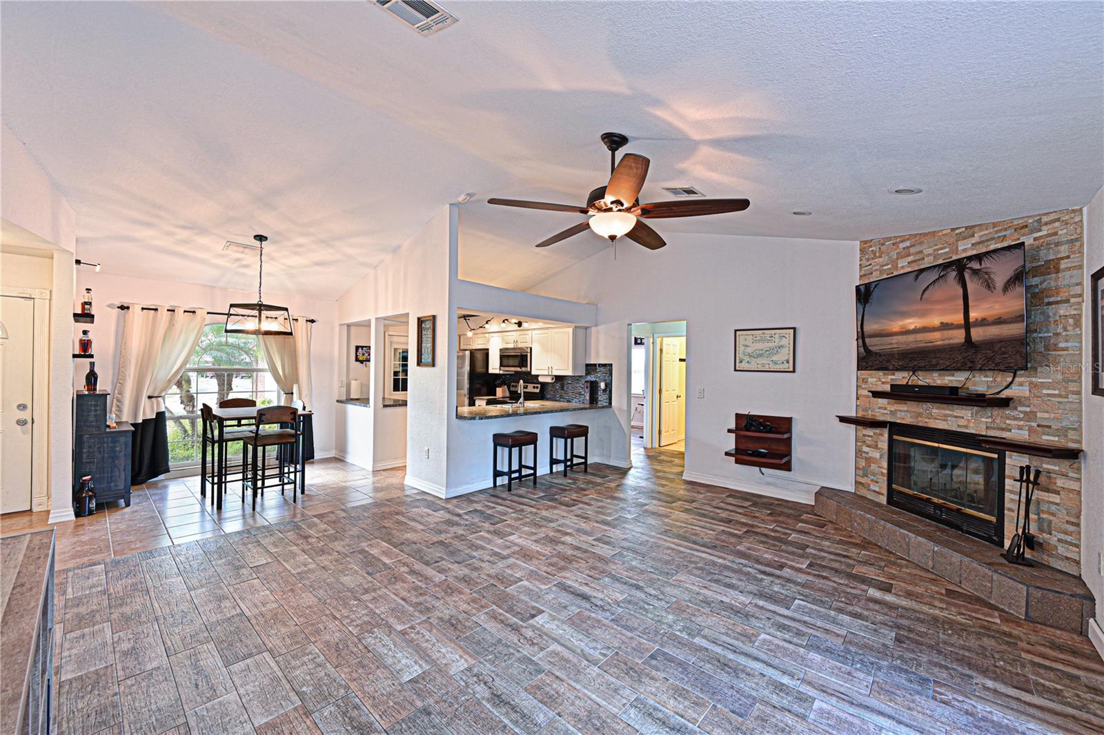 Image 2 of 18 For 5509 18th Avenue E