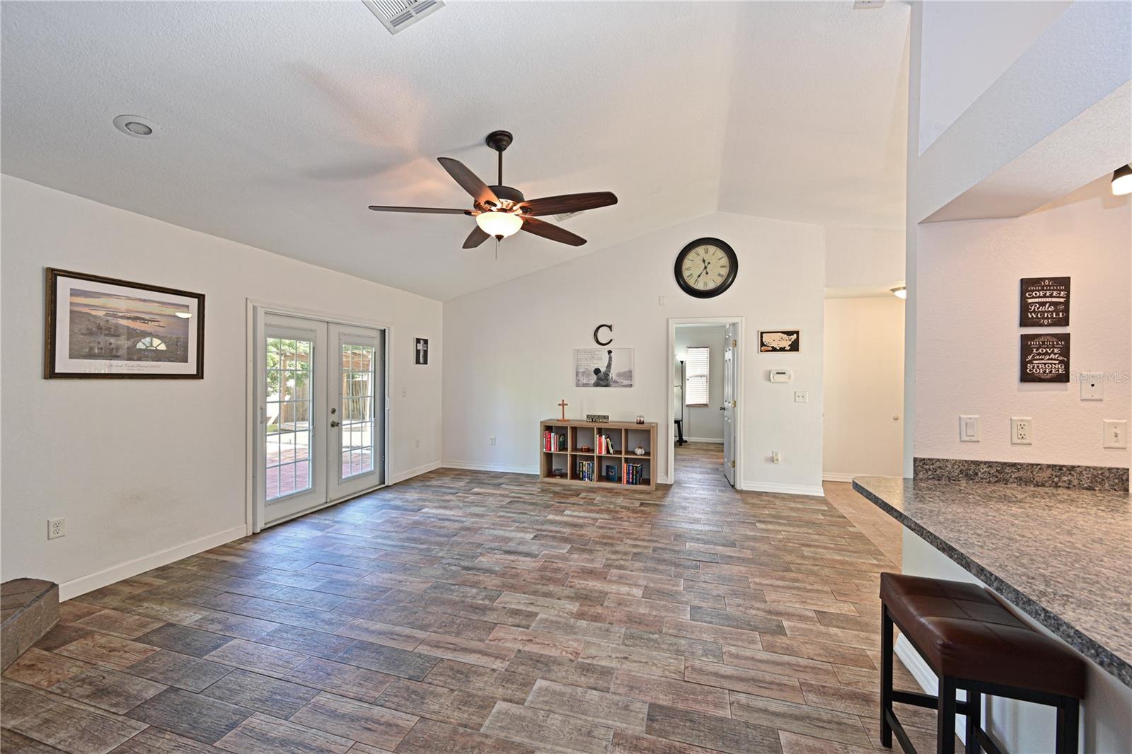 Image 4 of 18 For 5509 18th Avenue E