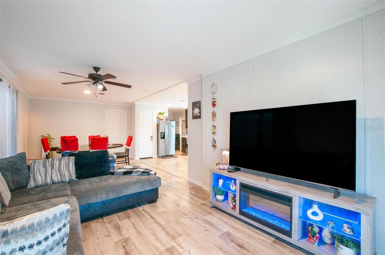 Image 4 of 24 For 2837 Persimmon Drive