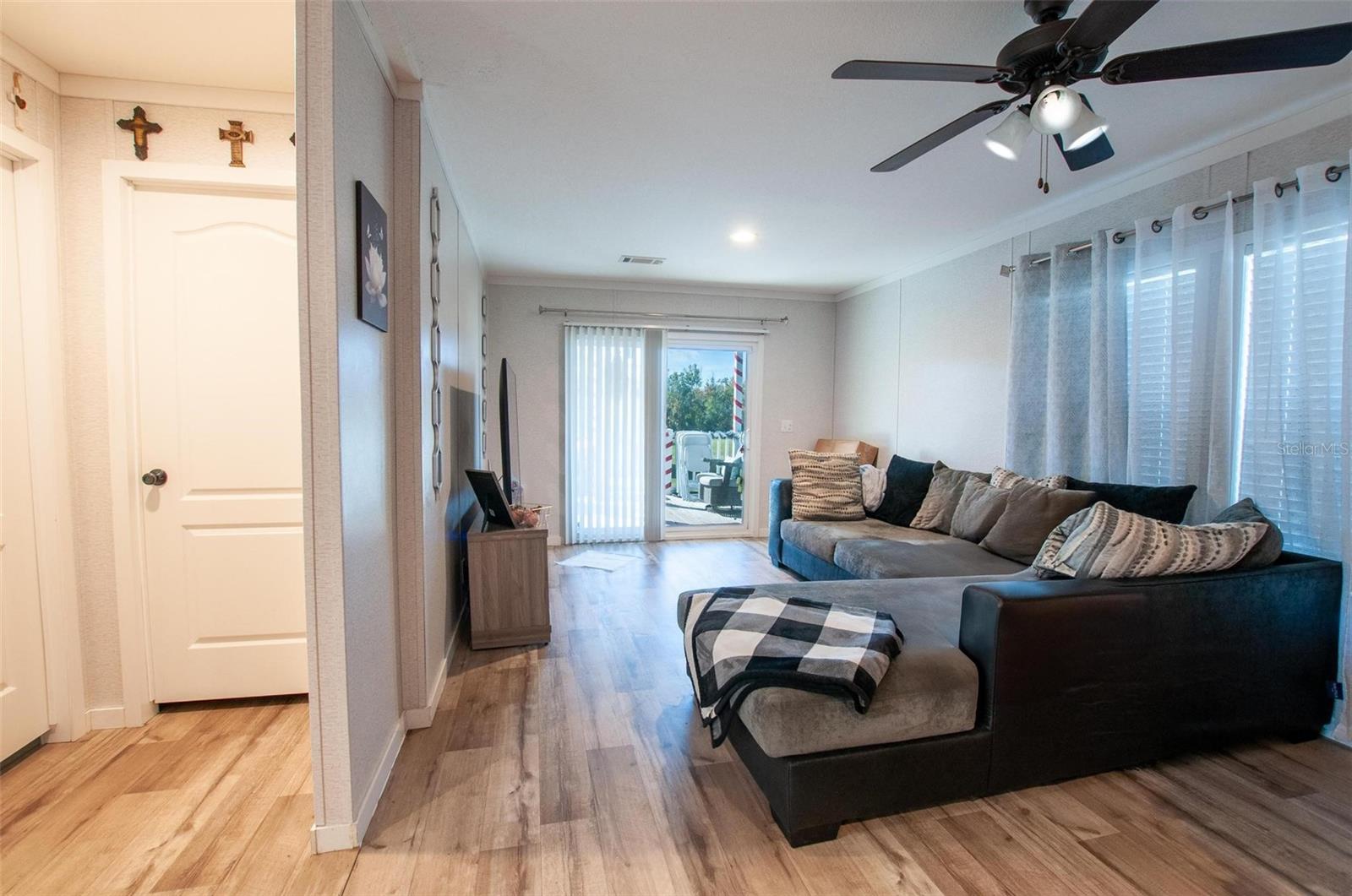 Image 5 of 24 For 2837 Persimmon Drive