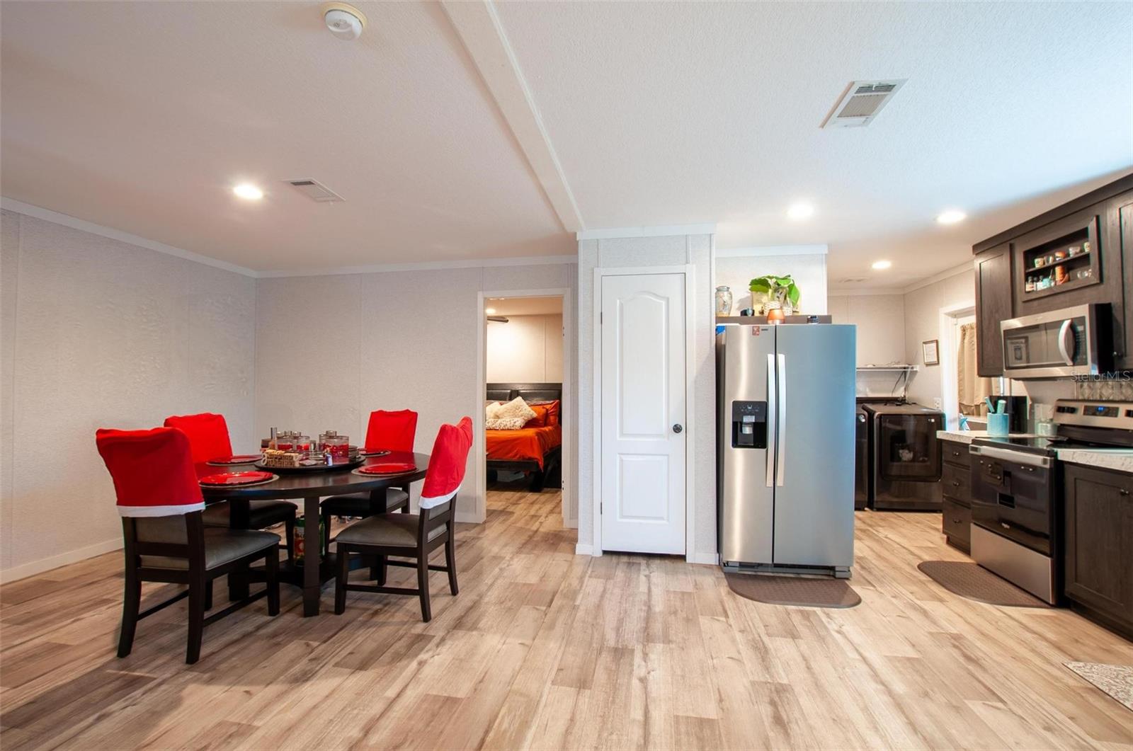 Image 7 of 24 For 2837 Persimmon Drive