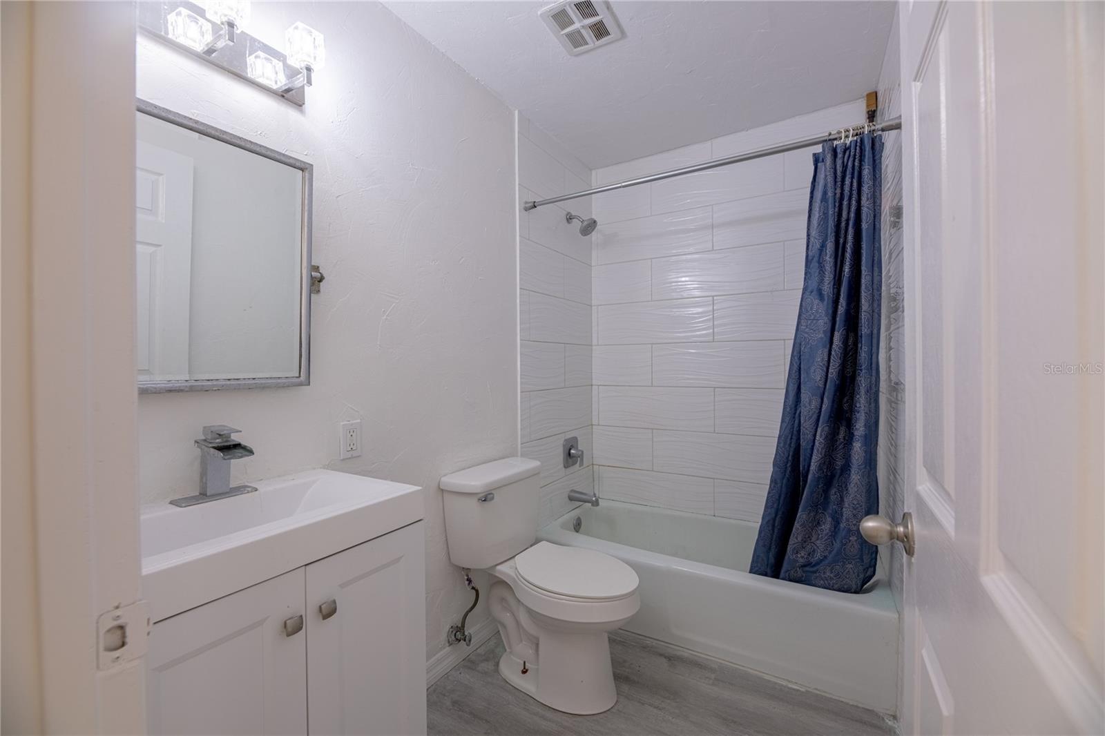 Image 15 of 24 For 244 Amherst Avenue 16