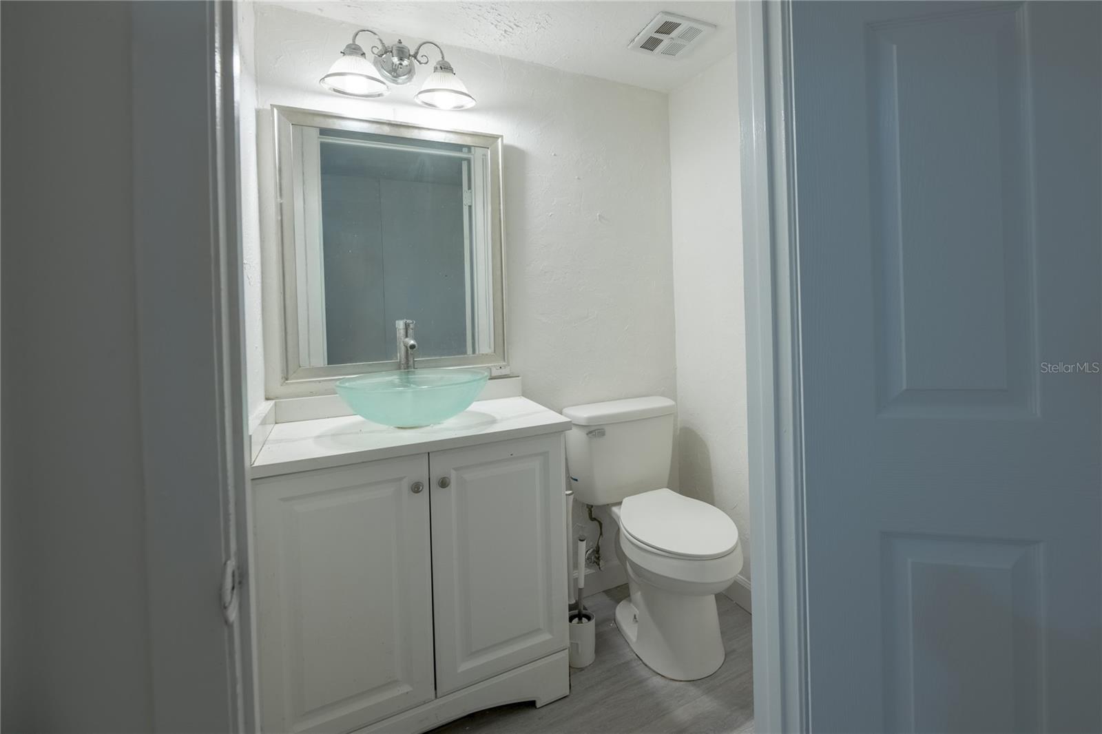 Image 6 of 24 For 244 Amherst Avenue 16