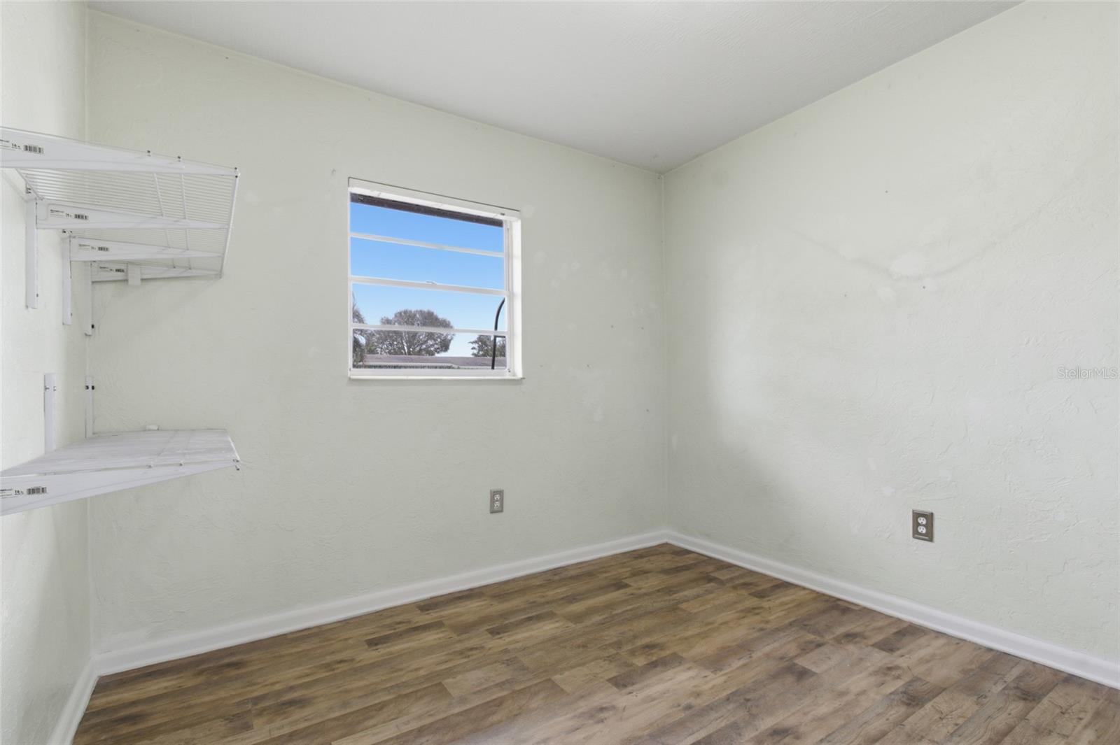 Image 17 of 41 For 2602 12th Street W