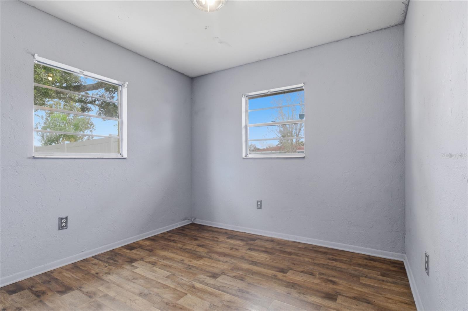 Image 20 of 41 For 2602 12th Street W