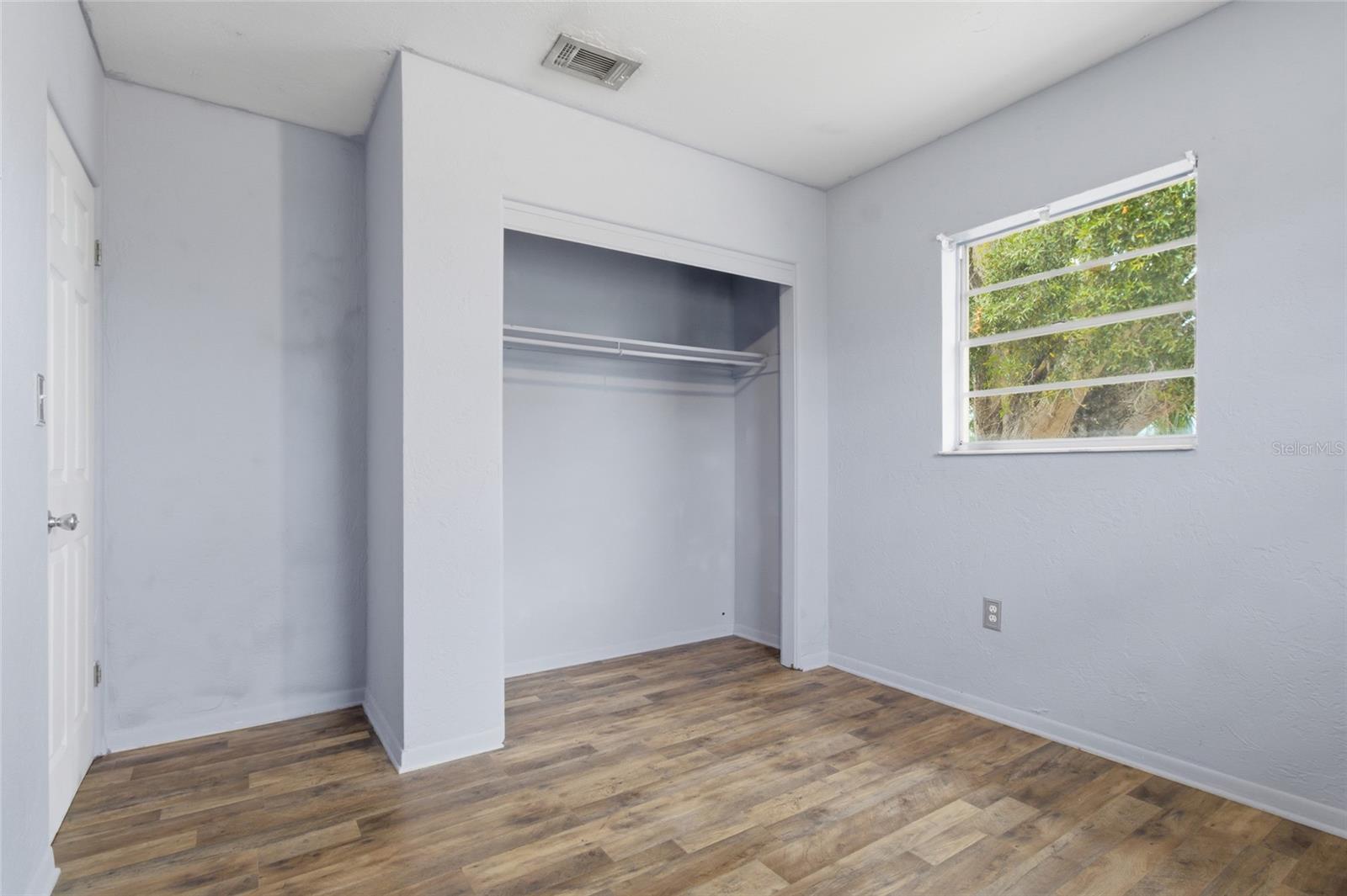 Image 21 of 41 For 2602 12th Street W