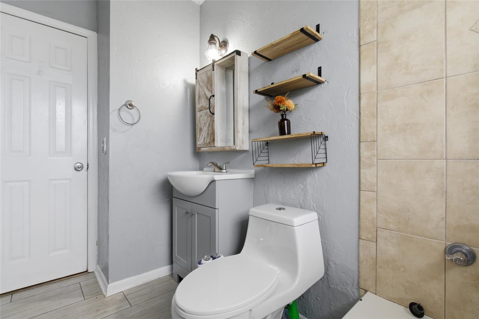 Image 27 of 41 For 2602 12th Street W