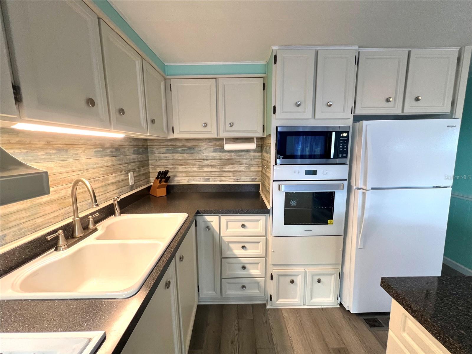 Image 10 of 41 For 528 Blackburn Boulevard