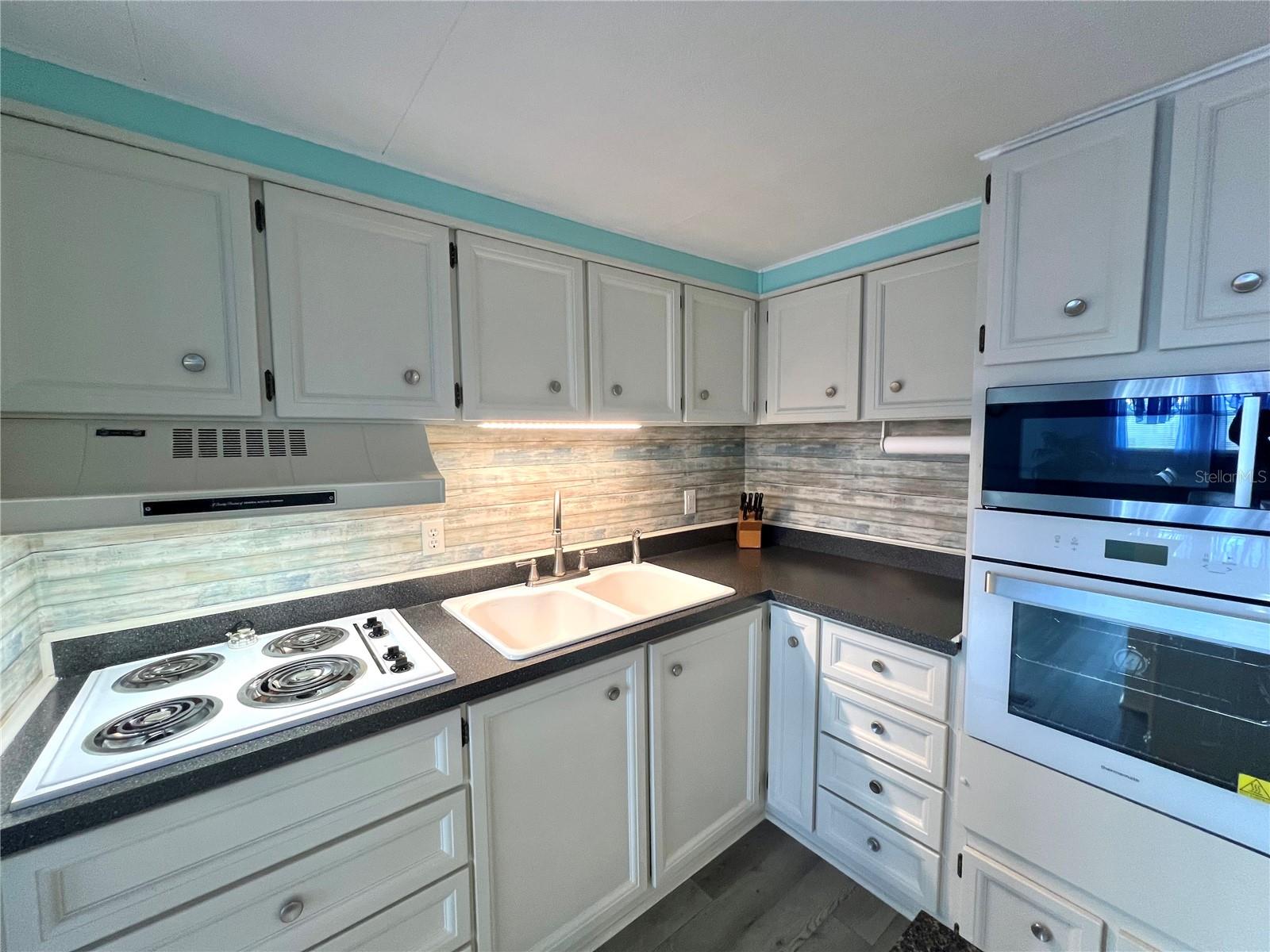 Image 11 of 41 For 528 Blackburn Boulevard