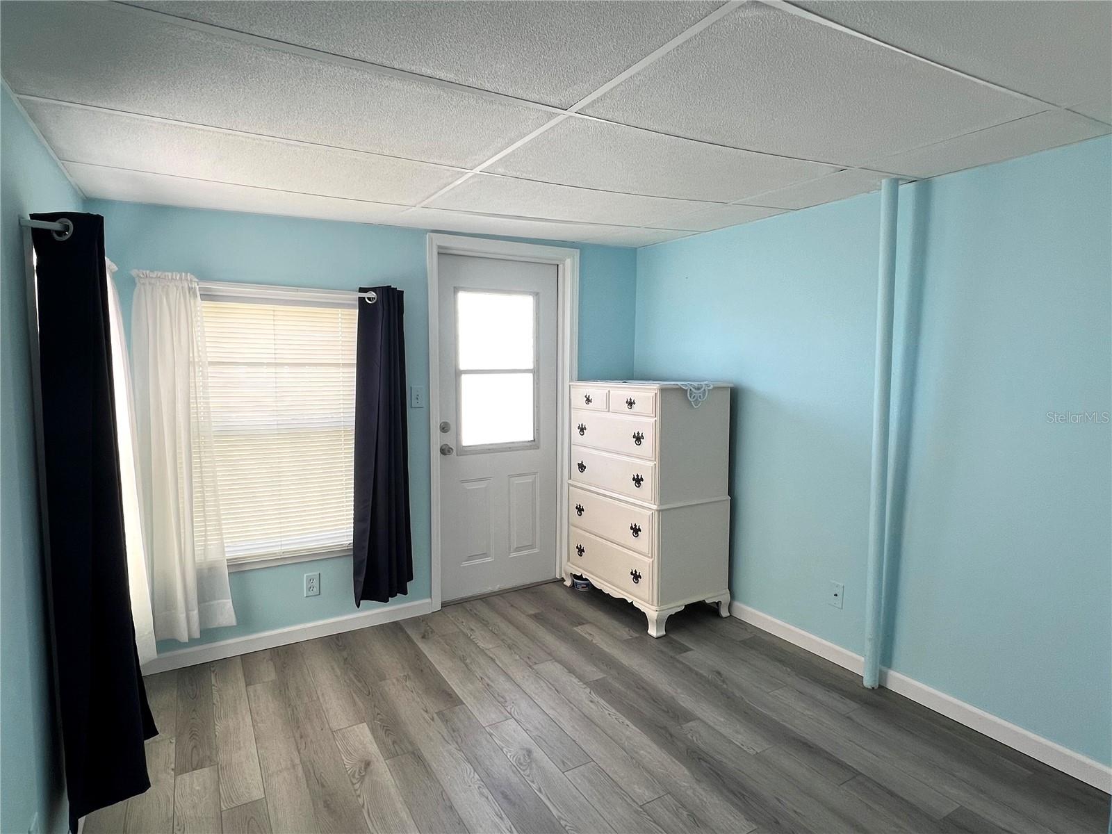 Image 21 of 41 For 528 Blackburn Boulevard