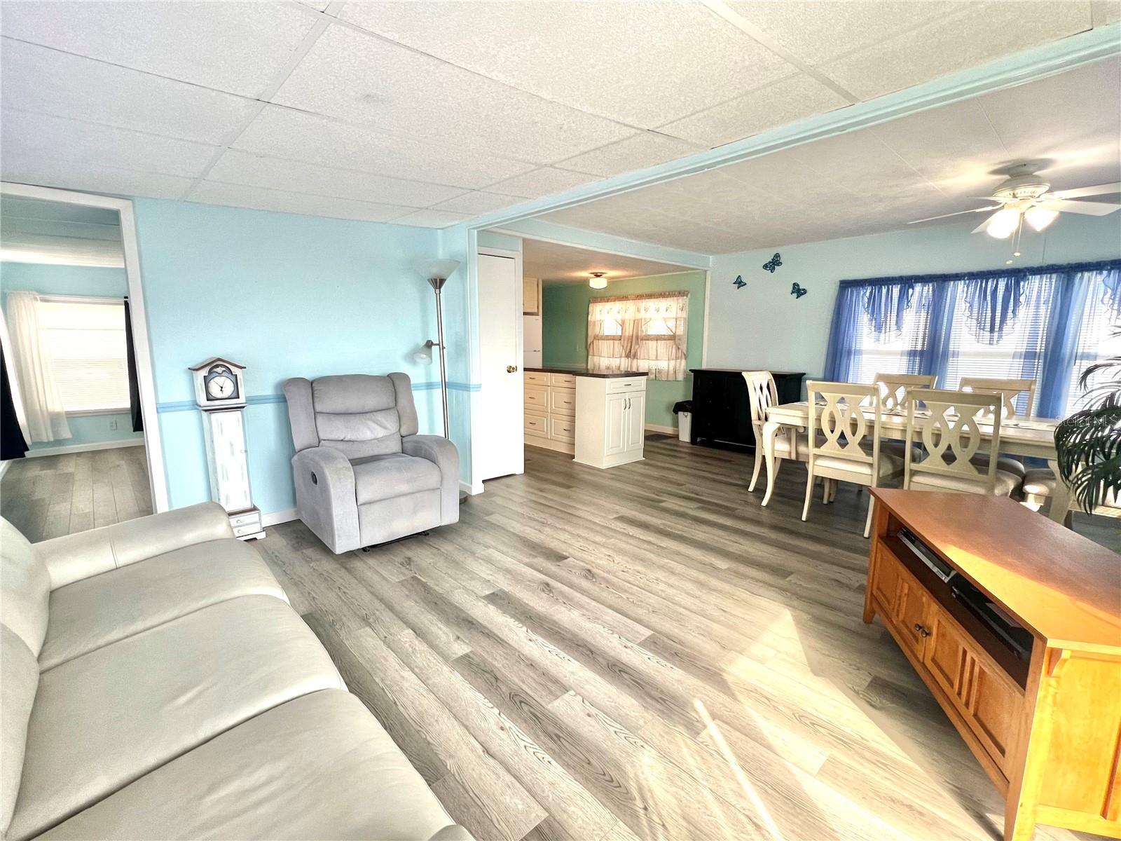 Image 3 of 41 For 528 Blackburn Boulevard