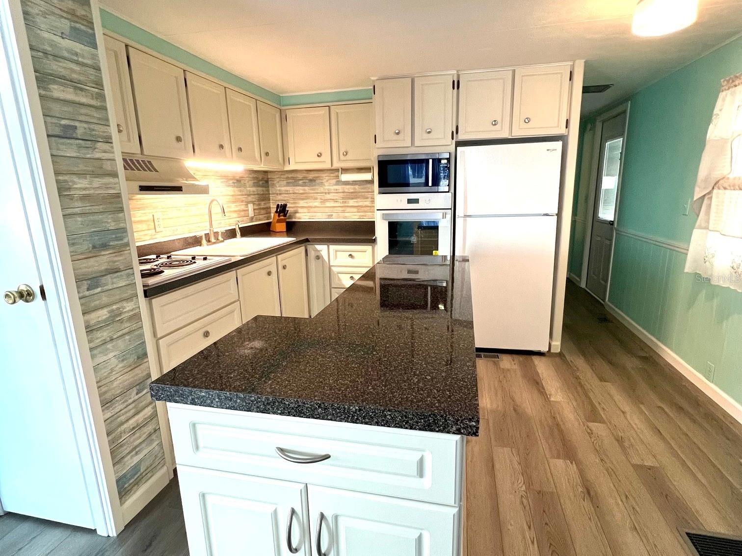 Image 9 of 41 For 528 Blackburn Boulevard