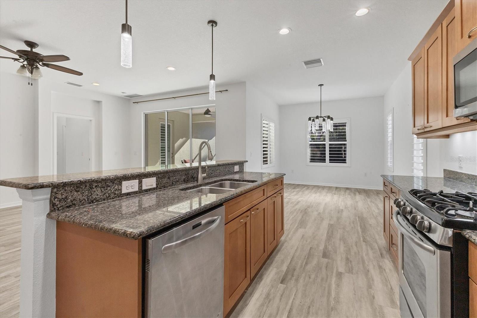 Image 10 of 32 For 4806 Lake Breeze Terrace