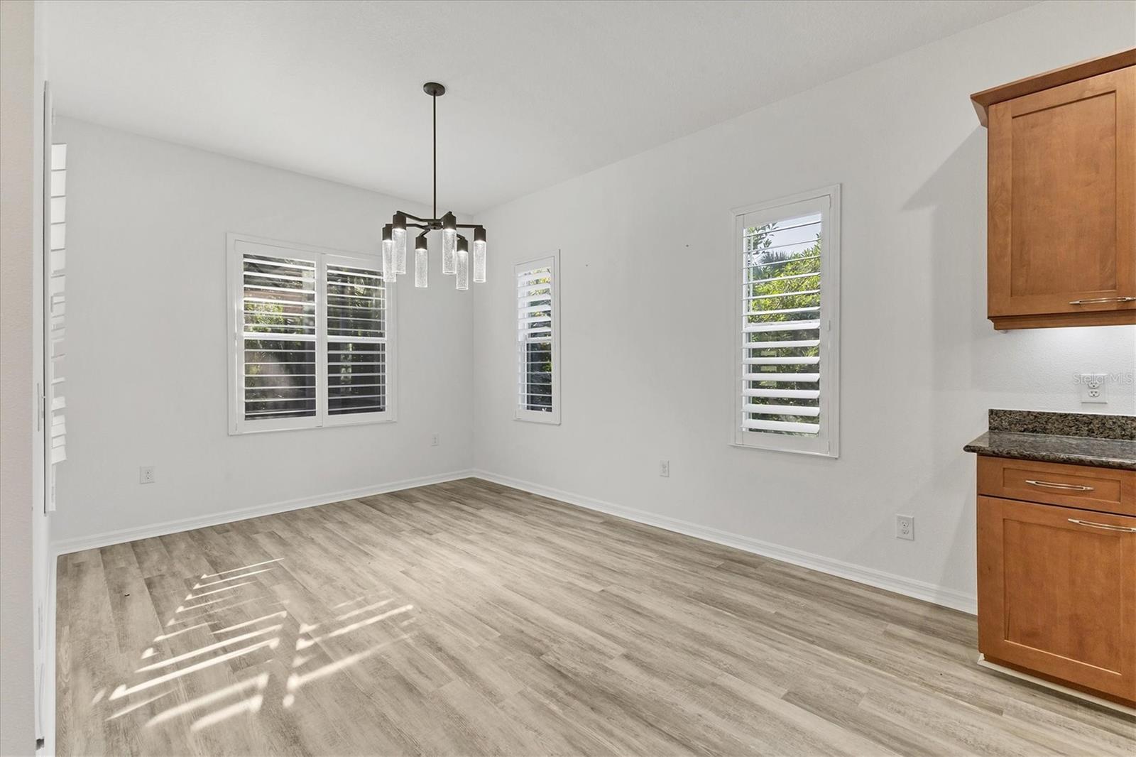 Image 11 of 32 For 4806 Lake Breeze Terrace