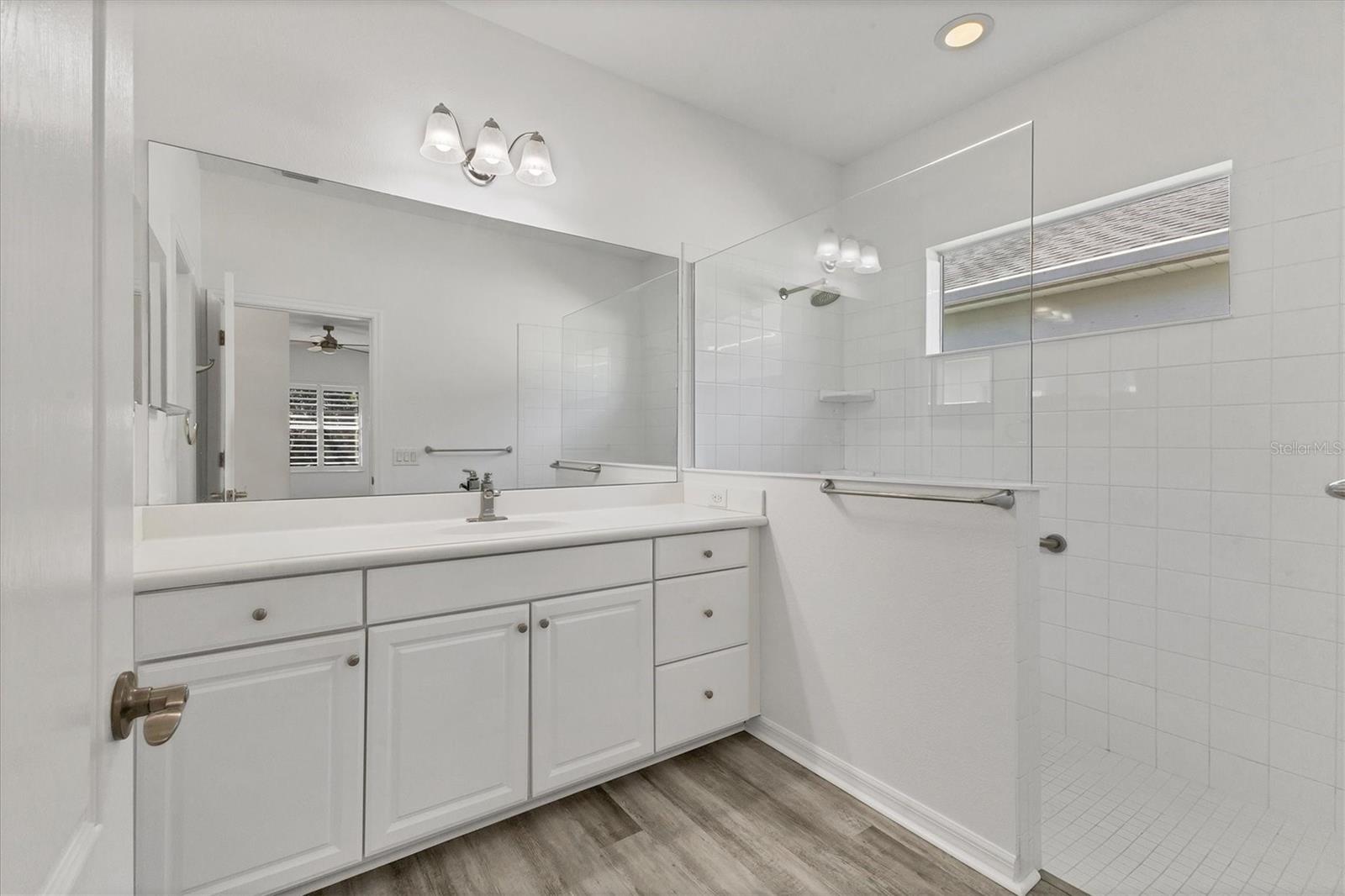 Image 15 of 32 For 4806 Lake Breeze Terrace