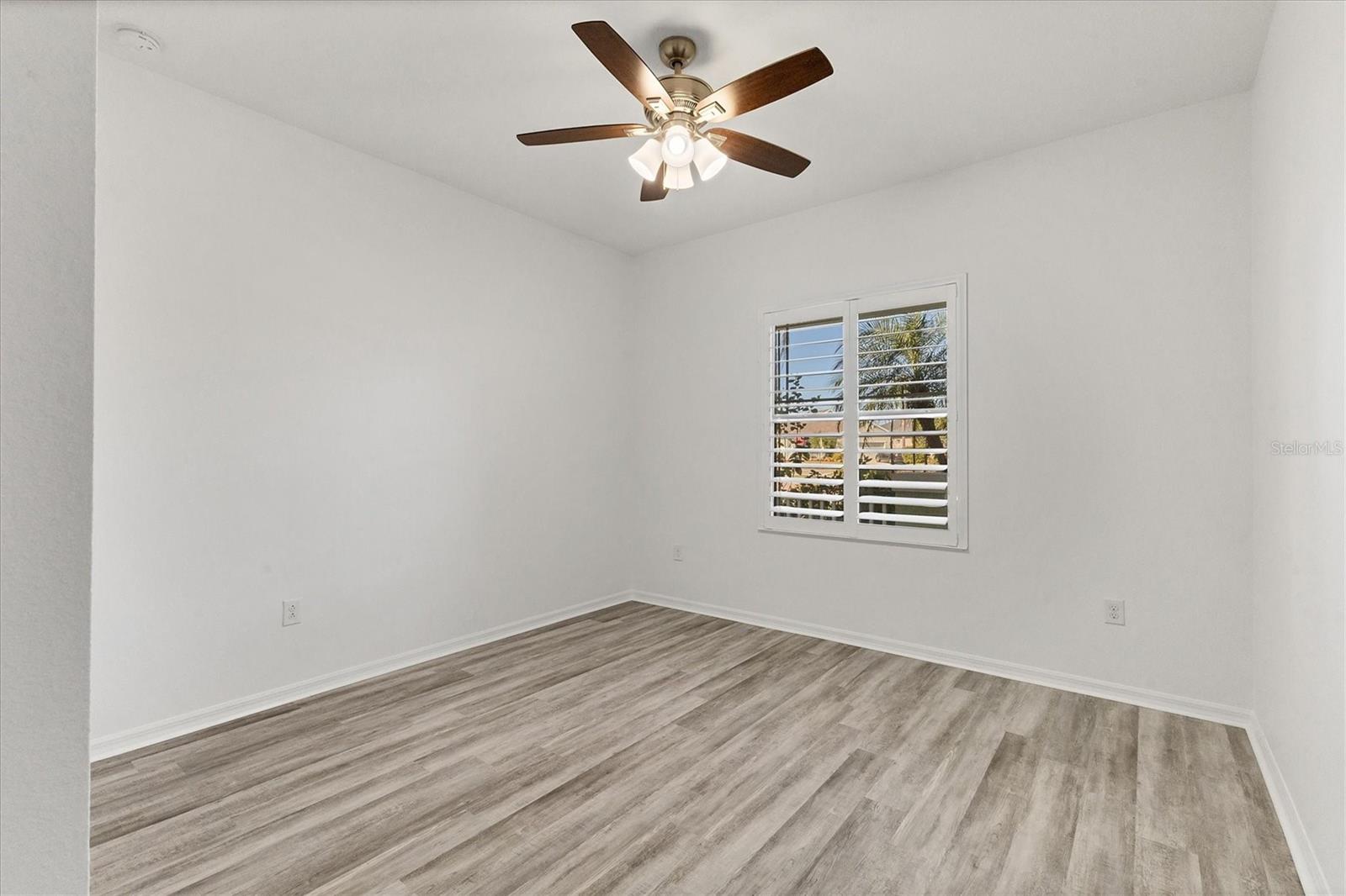 Image 16 of 32 For 4806 Lake Breeze Terrace