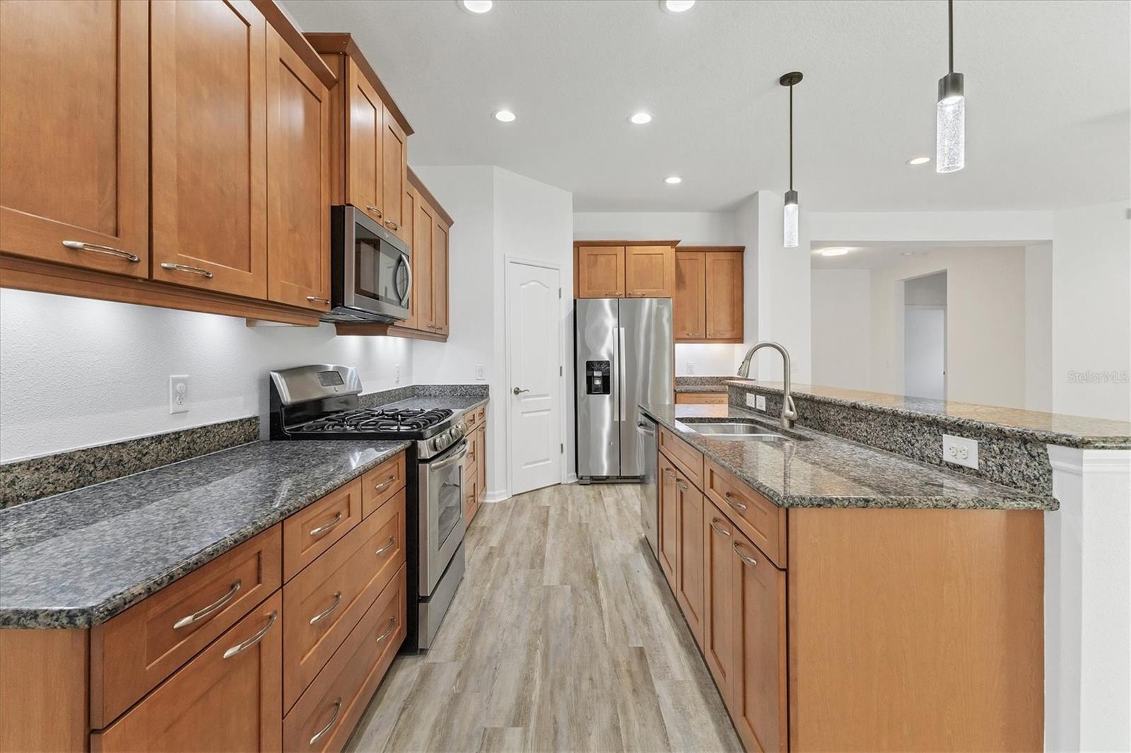 Image 9 of 32 For 4806 Lake Breeze Terrace