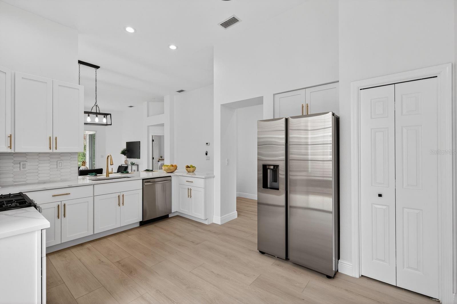 Image 4 of 41 For 7739 Whitebridge Glen