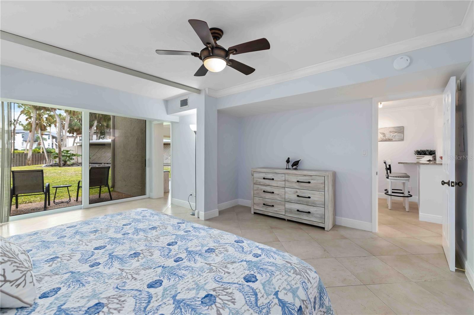 Image 15 of 34 For 5260 Gulf Of Mexico Drive 401