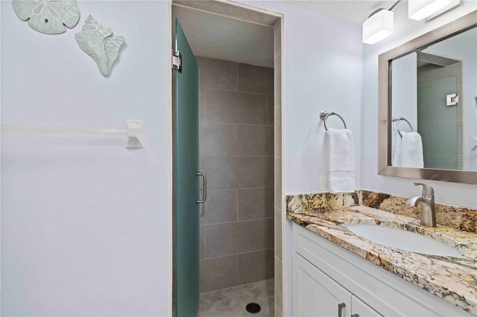 Image 23 of 34 For 5260 Gulf Of Mexico Drive 401