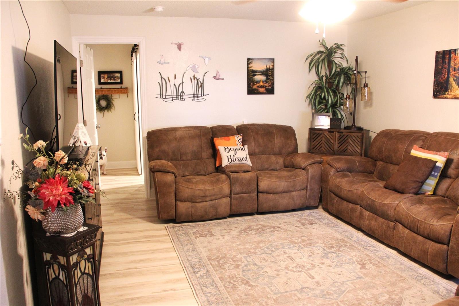 Image 18 of 72 For 624 Showalter Avenue