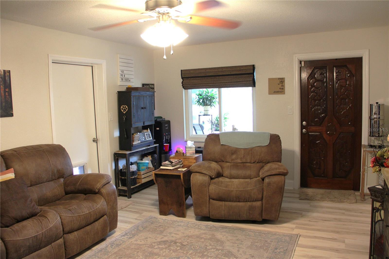 Image 20 of 72 For 624 Showalter Avenue