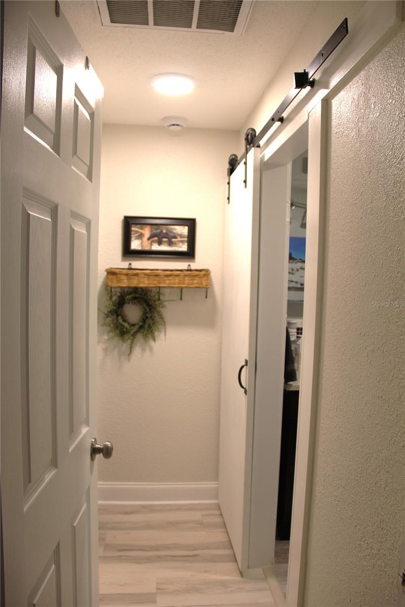 Image 26 of 72 For 624 Showalter Avenue