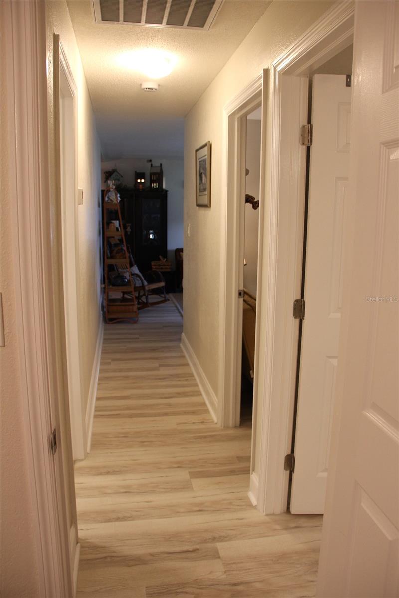 Image 27 of 72 For 624 Showalter Avenue