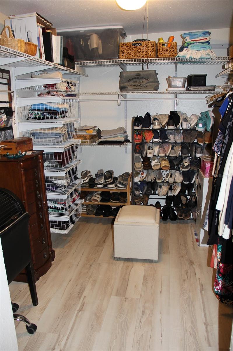 Image 32 of 72 For 624 Showalter Avenue