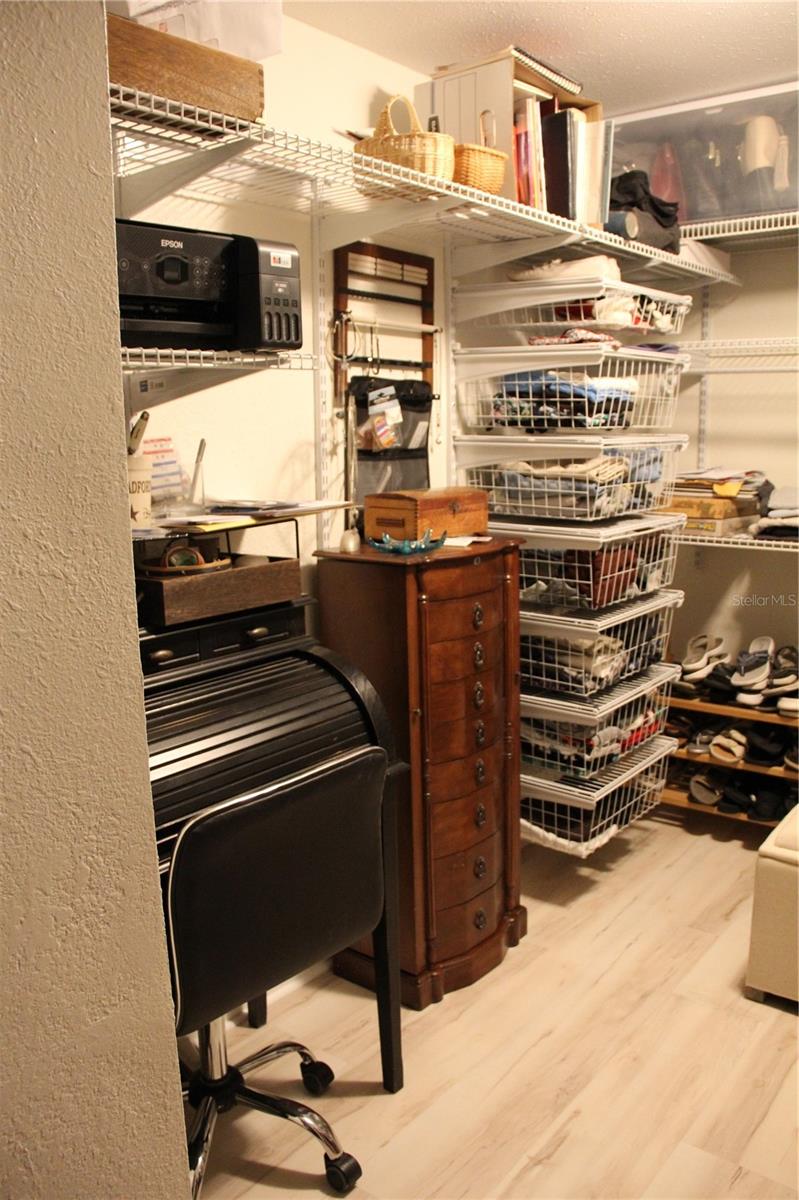 Image 33 of 72 For 624 Showalter Avenue