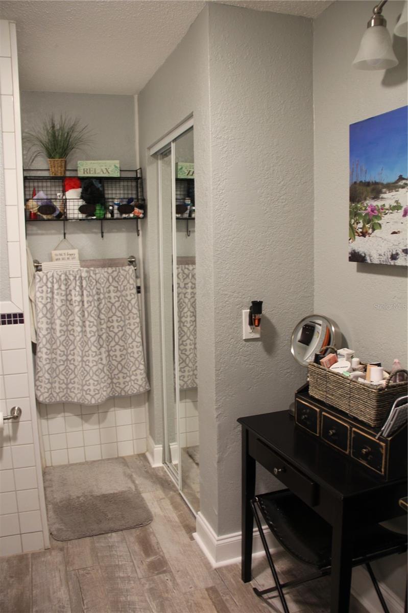 Image 36 of 72 For 624 Showalter Avenue