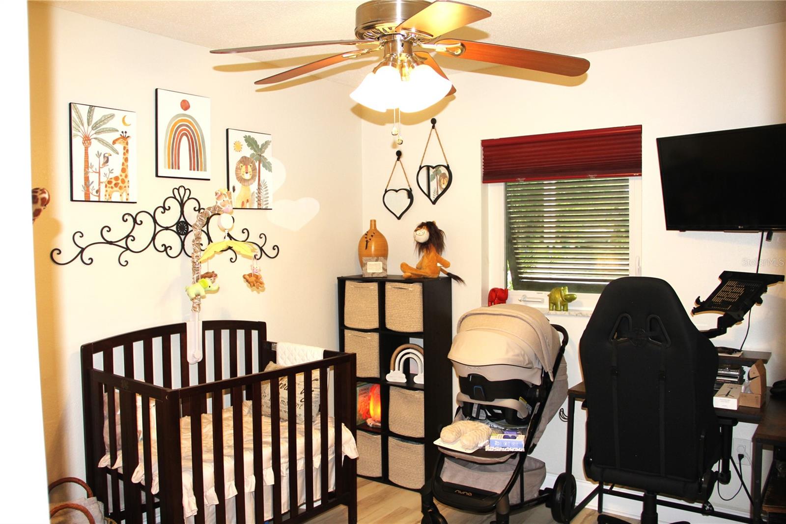 Image 37 of 72 For 624 Showalter Avenue